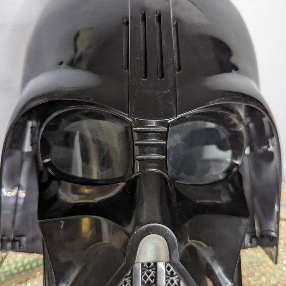 Darth Vader mask - Picture 3 of 8